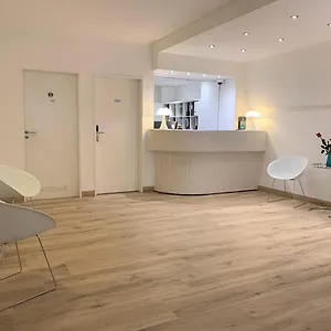 https://hotel-francais.luxembourghotelsguide.com