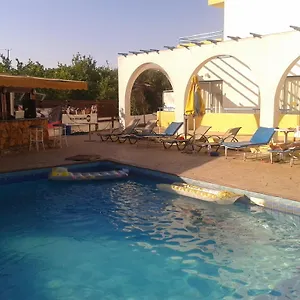 https://salmary-hotel-apartments.hotelsatayianapa.com