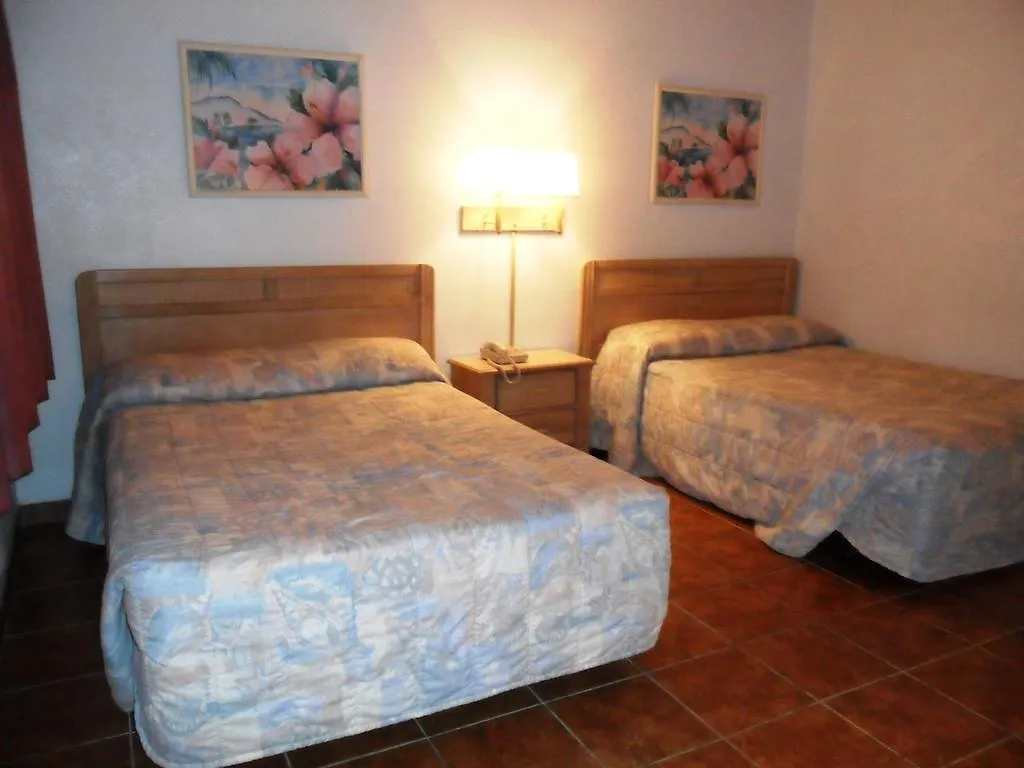 Red Carpet Inn Select - Nassau