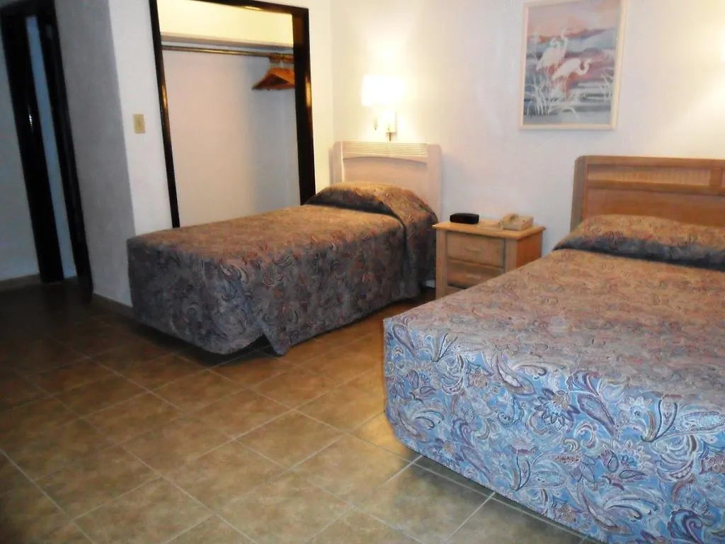 Red Carpet Inn Select - Nassau