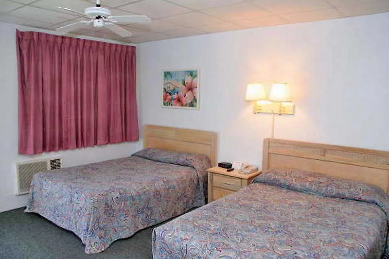 Red Carpet Inn Select - Nassau